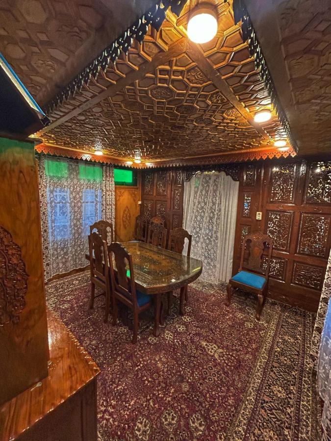 Hotel Exotic Young Shreen Houseboat Srīnagar Zewnętrze zdjęcie