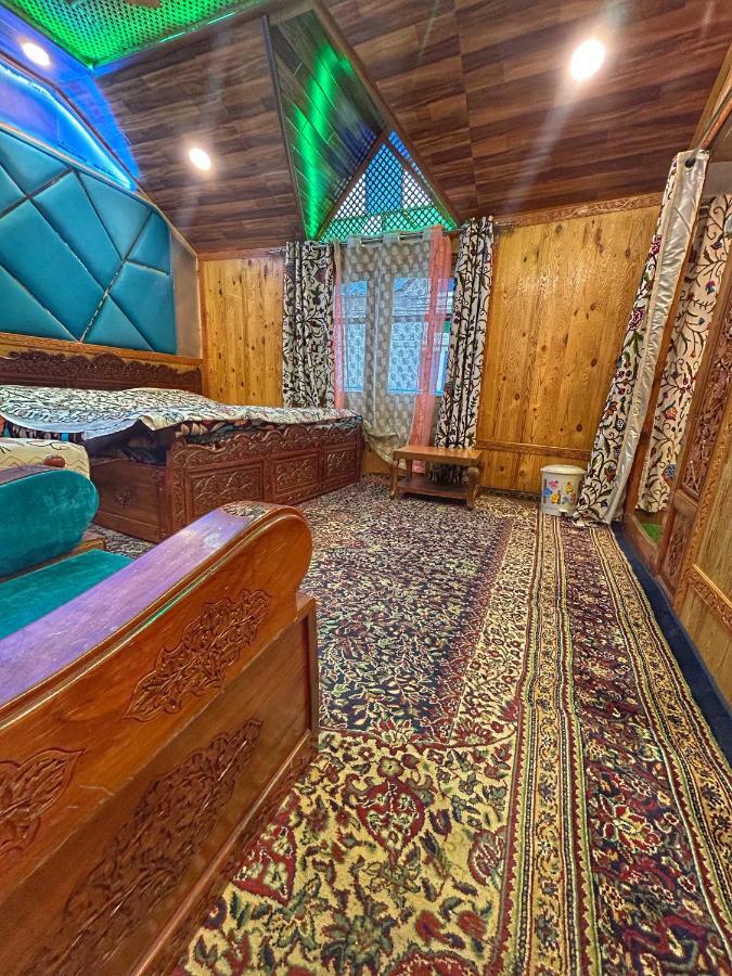 Hotel Exotic Young Shreen Houseboat Srīnagar Zewnętrze zdjęcie