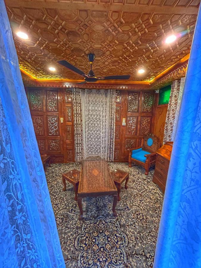 Hotel Exotic Young Shreen Houseboat Srīnagar Zewnętrze zdjęcie
