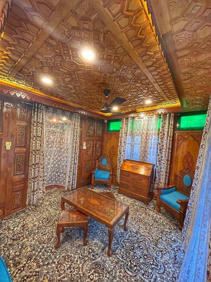 Hotel Exotic Young Shreen Houseboat Srīnagar Zewnętrze zdjęcie