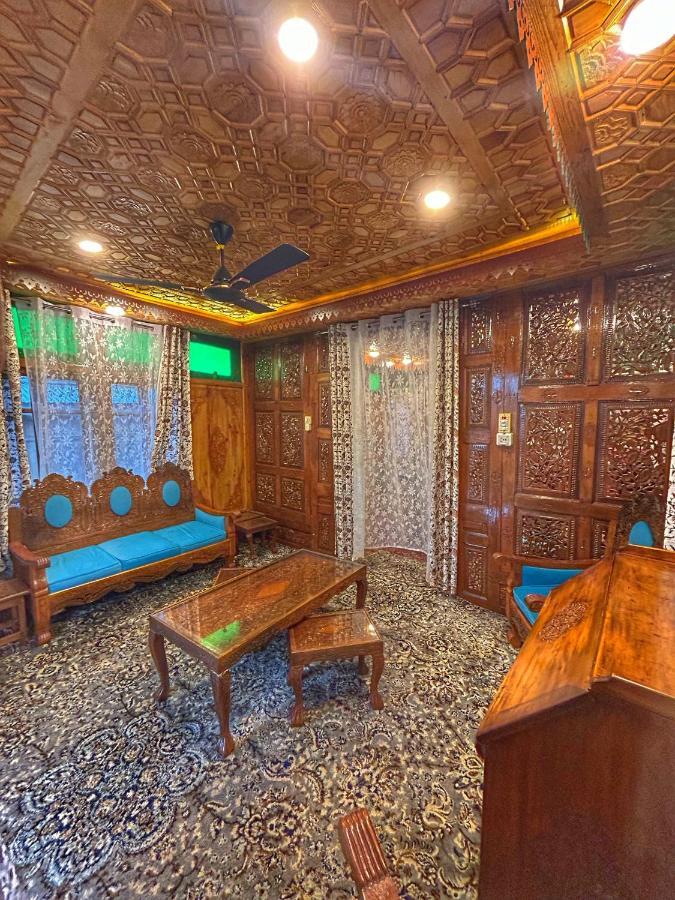 Hotel Exotic Young Shreen Houseboat Srīnagar Zewnętrze zdjęcie