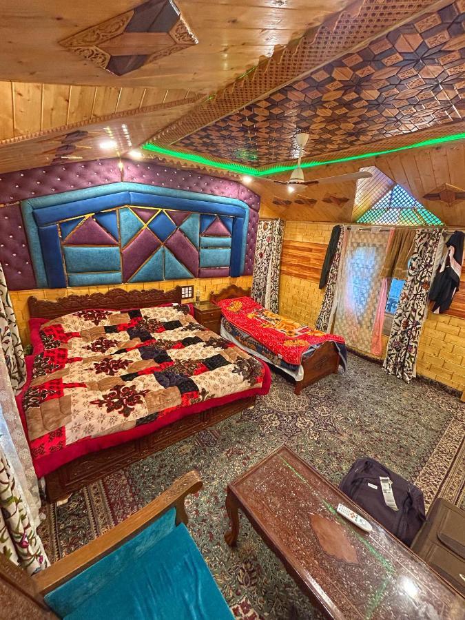 Hotel Exotic Young Shreen Houseboat Srīnagar Zewnętrze zdjęcie